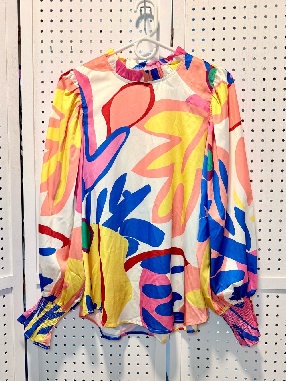 Jodifl Small Abstract Floral Print Blouse Ruffle Mock Neck Smocked Cuff Top